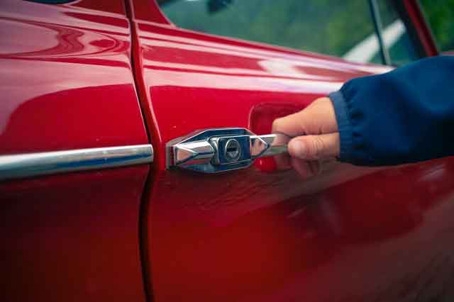 How to Pick a Car Lock with a Paperclip